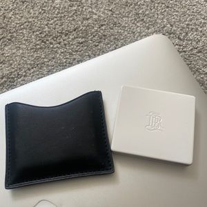 La bouche rouge eyeshadow palette with leather case